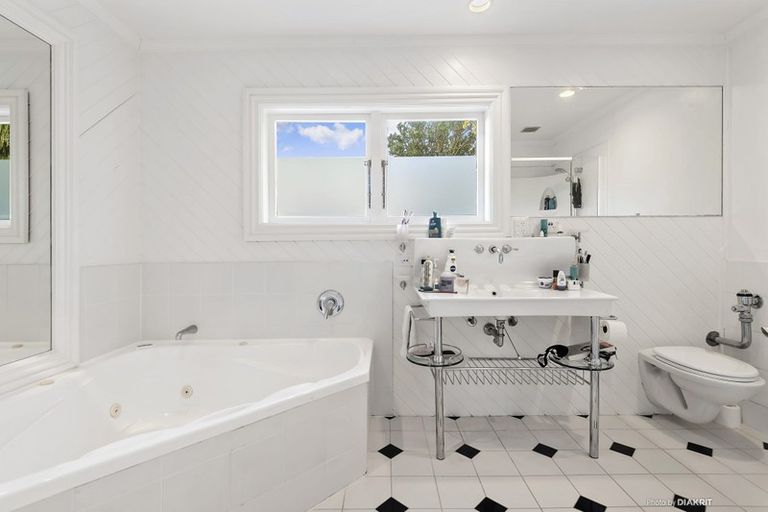 Photo of property in 34a Homewood Avenue, Karori, Wellington, 6012