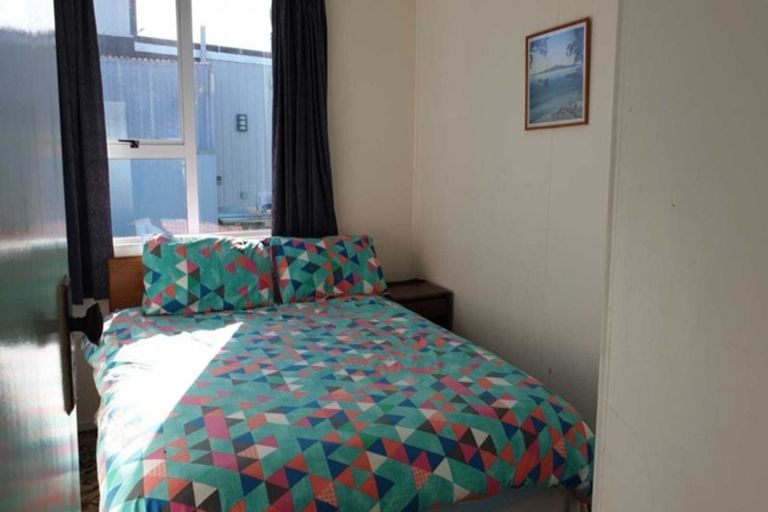 Photo of property in 11 Second Avenue, Urenui, 4377