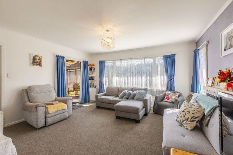 Photo of property in 17 Read Crescent, Clive, 4102