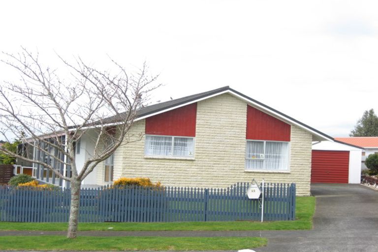 Photo of property in 15 Virginia Place, Whalers Gate, New Plymouth, 4310