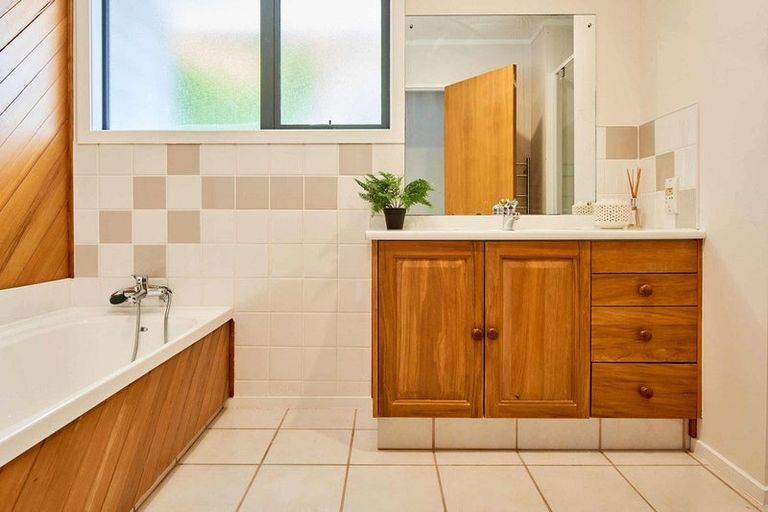 Photo of property in 1/30 Sailmaker Close, Whitby, Porirua, 5024