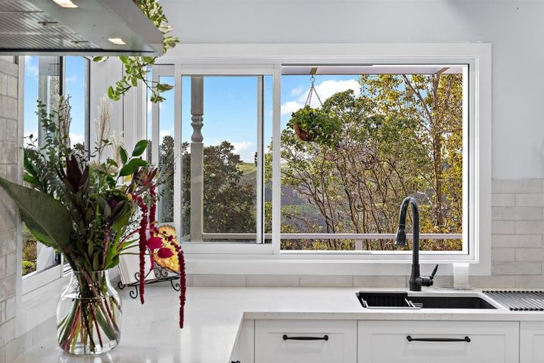 Photo of property in 1410 Old North Road, Helensville, 0875