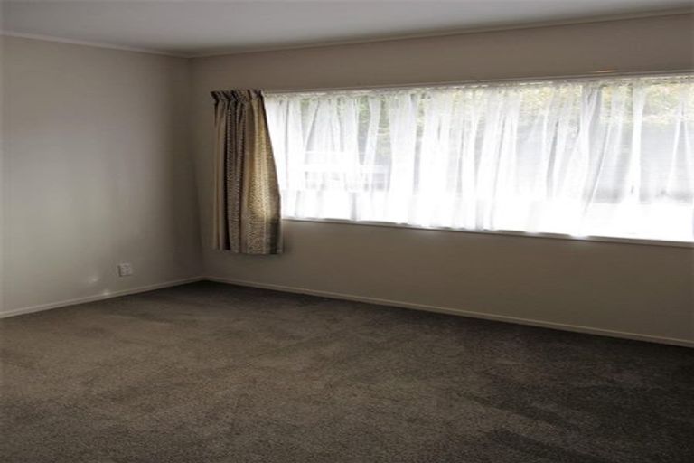 Photo of property in 1/20 Corolu Place, Conifer Grove, Takanini, 2112