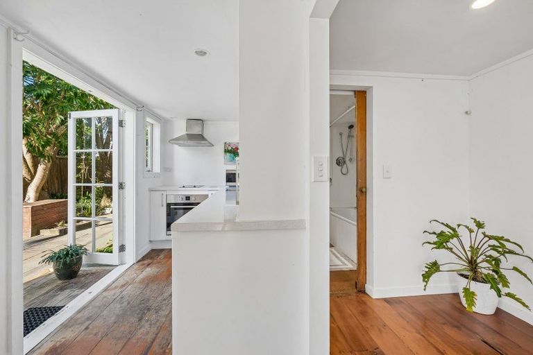 Photo of property in 5 Allenby Avenue, Devonport, Auckland, 0624