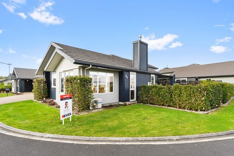 Photo of property in 20 Bridgewater Way, Pyes Pa, Tauranga, 3112