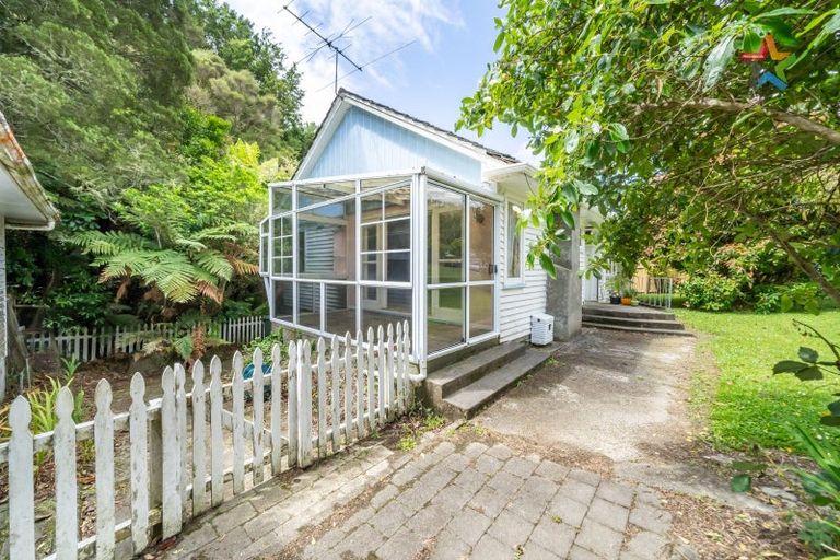 Photo of property in 76 Raukawa Street, Stokes Valley, Lower Hutt, 5019