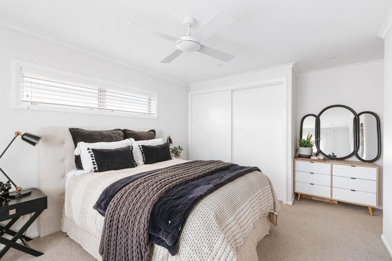 Photo of property in 8 Pitau Road, Mount Maunganui, 3116