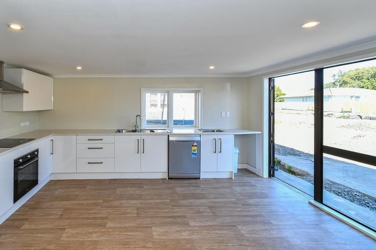 Photo of property in 1/72 Clevedon Road, Papakura, 2110