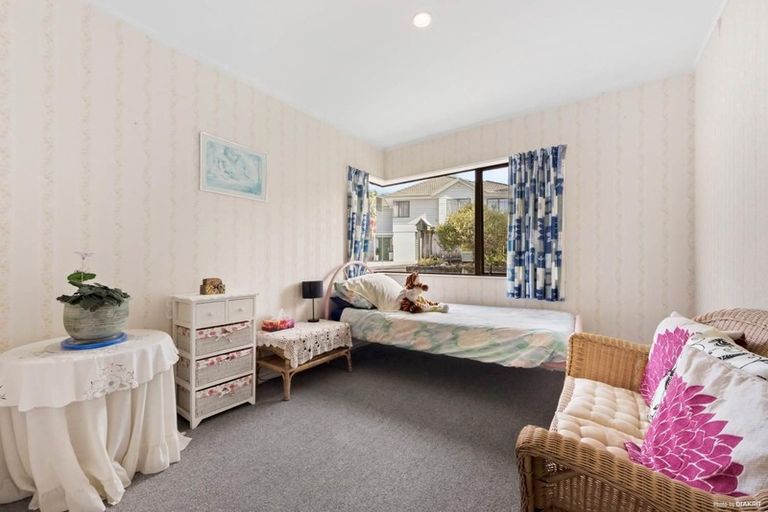 Photo of property in 9 Milan Drive, Glen Eden, Auckland, 0602