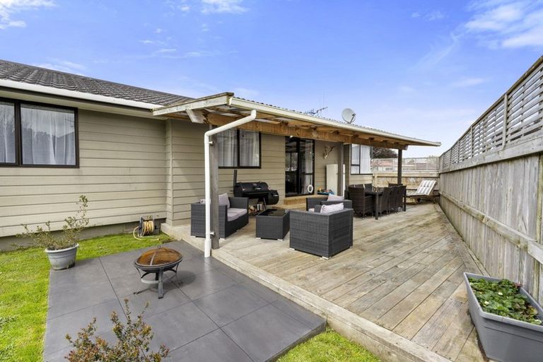Photo of property in 23 Peppertree Glade, Kelvin Grove, Palmerston North, 4414