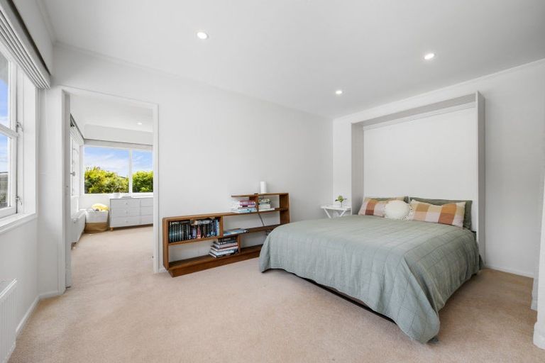 Photo of property in 50 Churton Drive, Churton Park, Wellington, 6037
