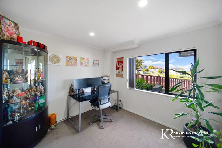 Photo of property in 5 Kereru Rise, Papakura, 2110