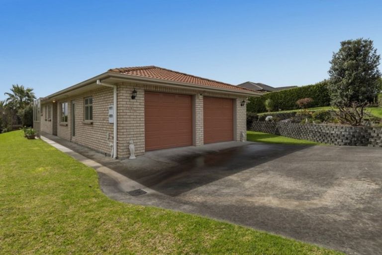 Photo of property in 15 Holyoake Terrace, Omokoroa, 3114