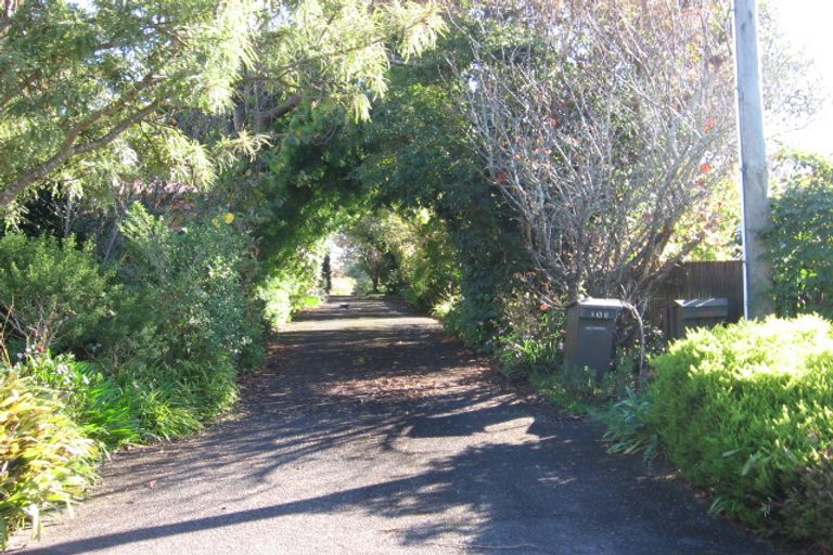 Photo of property in 108 Roberts Road, Te Atatu South, Auckland, 0610