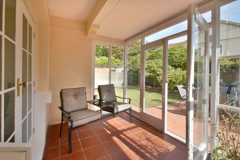 Photo of property in 2 Mcgeorge Avenue, Mornington, Dunedin, 9011