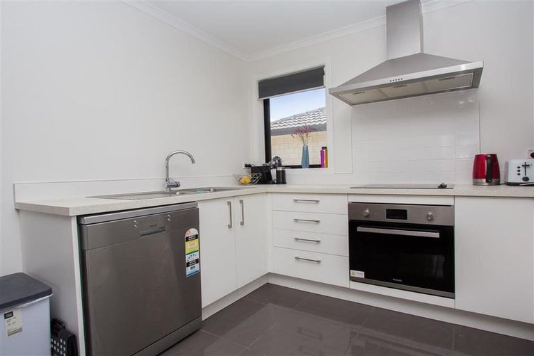 Photo of property in 9a Warwick Avenue, St Andrews, Hamilton, 3200