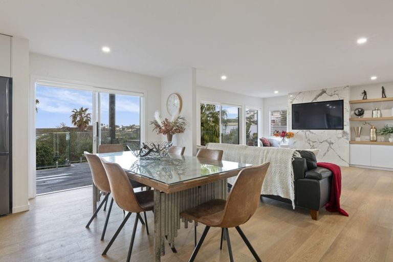 Photo of property in 4/92 Churchill Road, Murrays Bay, Auckland, 0630