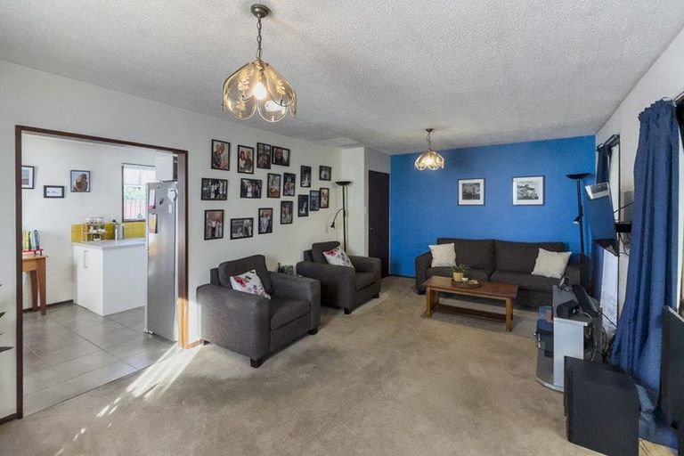 Photo of property in 76 Solomon Avenue, Redwood, Christchurch, 8051