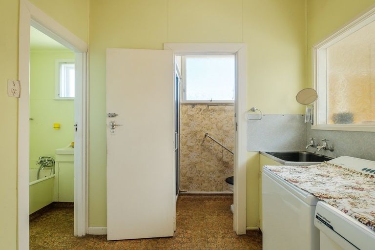 Photo of property in 65 Macdonald Street, Elgin, Gisborne, 4010