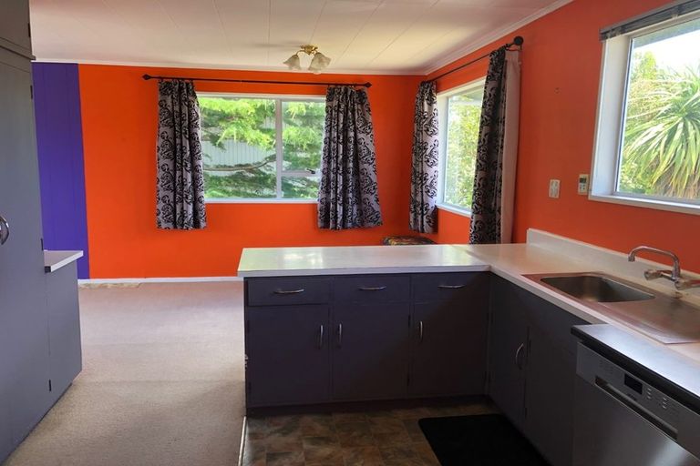 Photo of property in 31 Te Kupe Road, Paraparaumu Beach, Paraparaumu, 5032