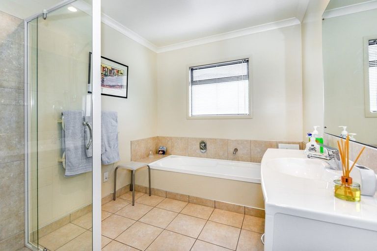 Photo of property in 1 Russell Robertson Drive, Havelock North, 4130