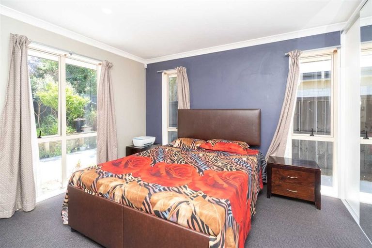 Photo of property in 8 Rochford Court, Hamilton East, Hamilton, 3216