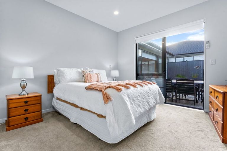 Photo of property in 64 Accolage Boulevard, Kumeu, 0810