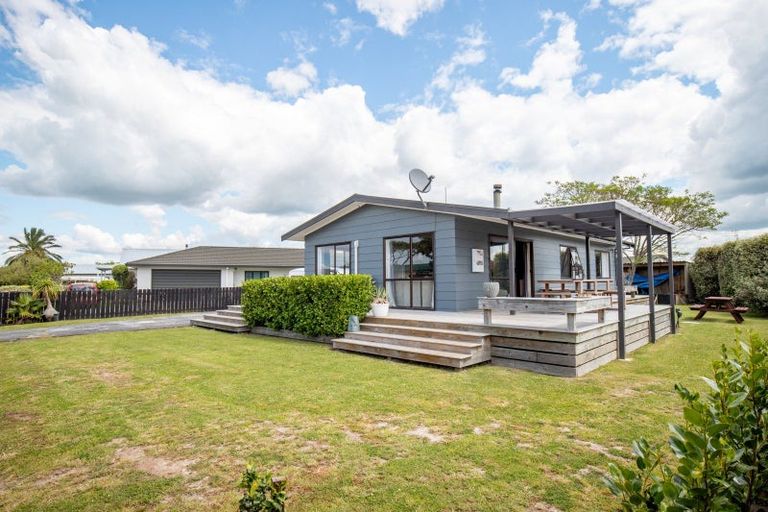 Photo of property in 28 Darlington Street, Ngatea, 3503