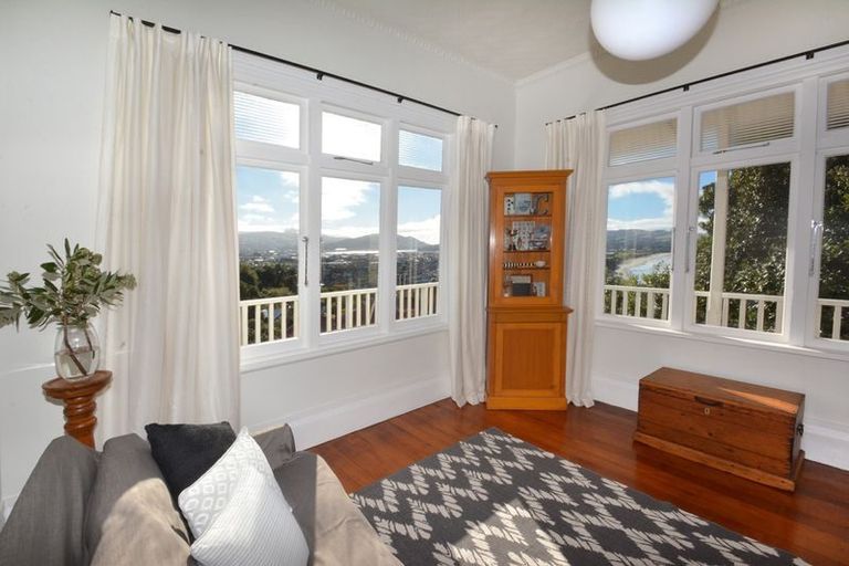 Photo of property in 112 Cliffs Road, Saint Clair, Dunedin, 9012