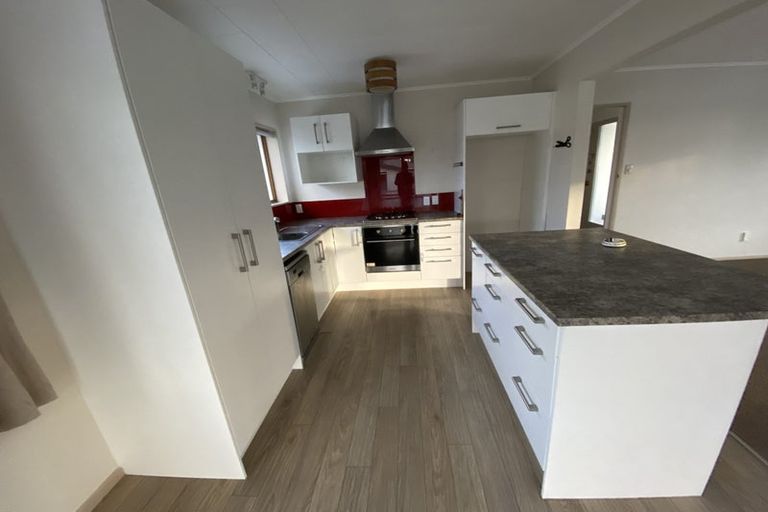 Photo of property in 8/8a Featherston Street, Levin, 5510