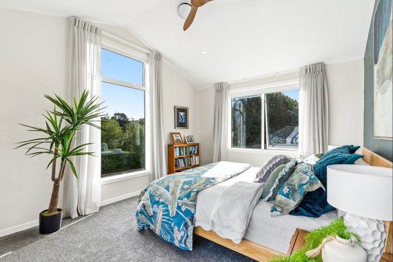 Photo of property in 6 Maeha Drive, Matakana, 0985