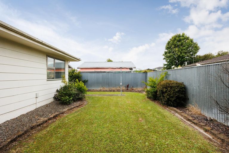 Photo of property in 1b John F Kennedy Drive, Milson, Palmerston North, 4414