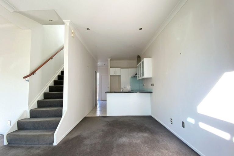 Photo of property in 11a Clearwater Cove, West Harbour, Auckland, 0618