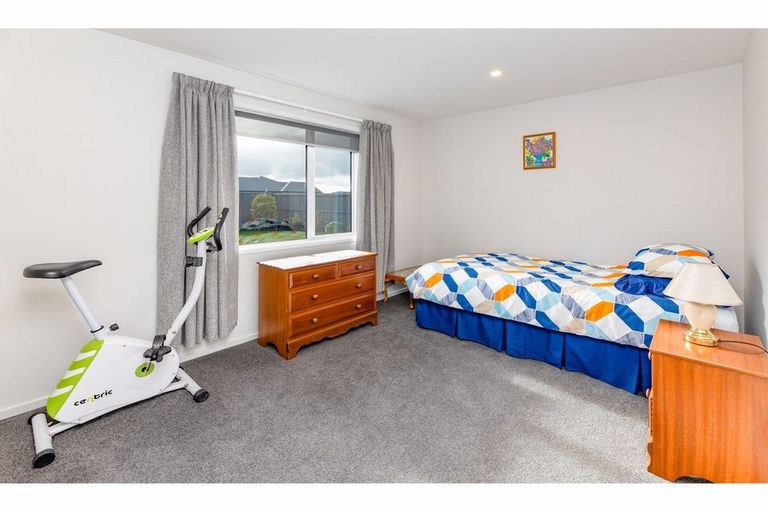 Photo of property in 31 Watkins Drive, Rangiora, 7400