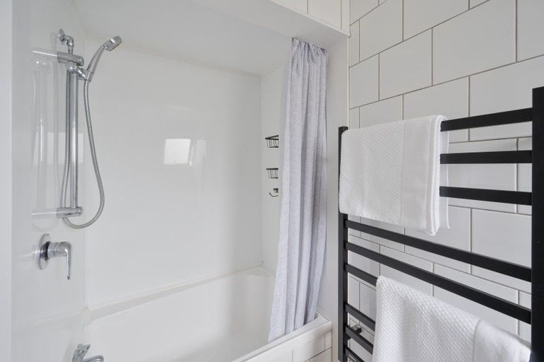 Photo of property in 69 Lipscombe Crescent, Havelock North, 4130