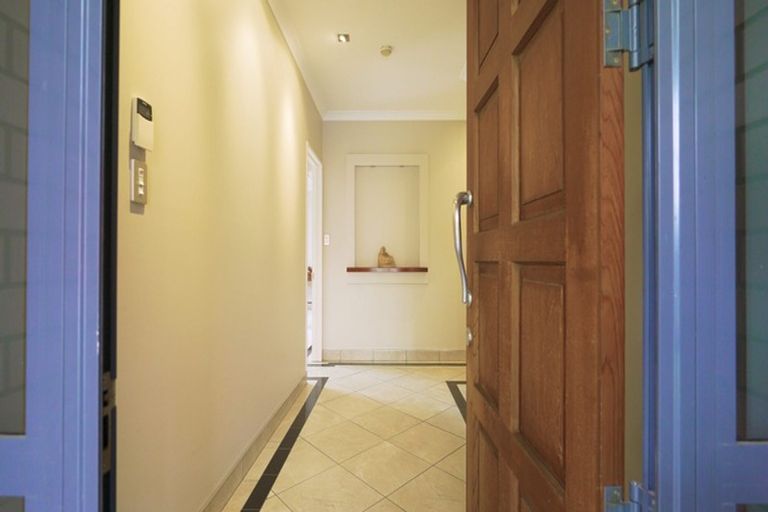 Photo of property in 10 Deavoll Place, Heathcote Valley, Christchurch, 8022