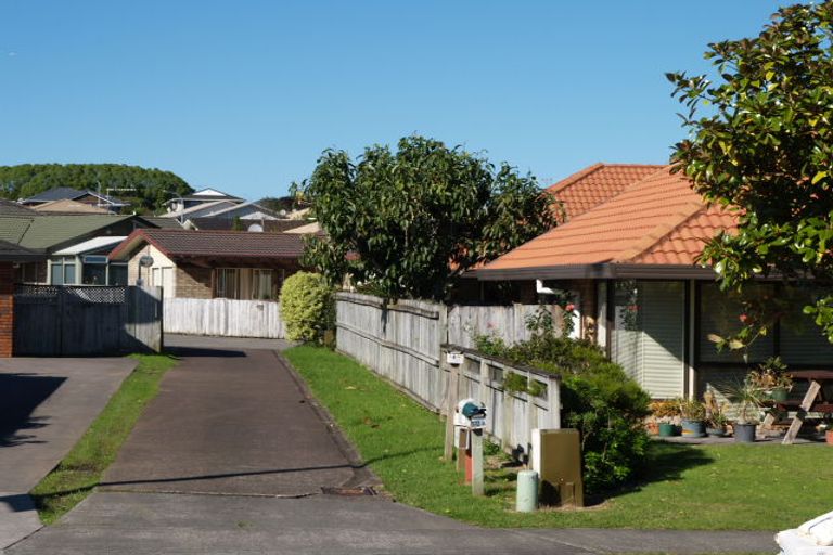 Photo of property in 1/48 Millhouse Drive, Northpark, Auckland, 2013