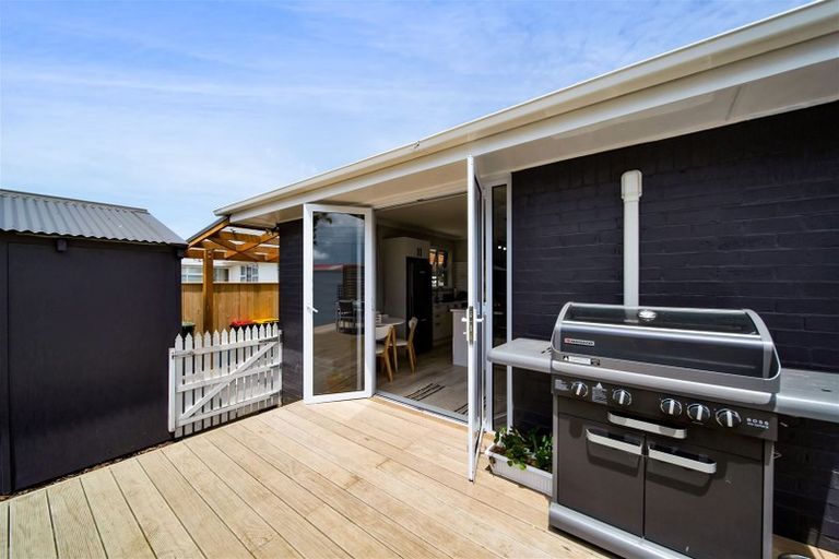 Photo of property in 22 Egmont Street, Hawera, 4610