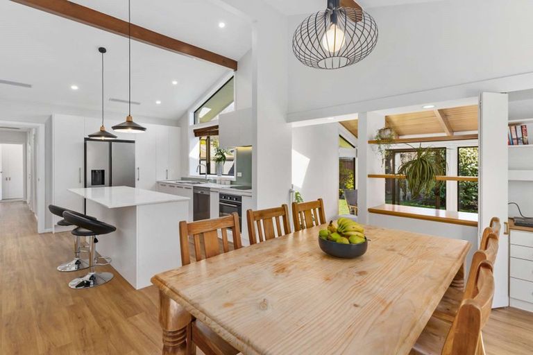 Photo of property in 10 Parkview Place, Avonhead, Christchurch, 8042