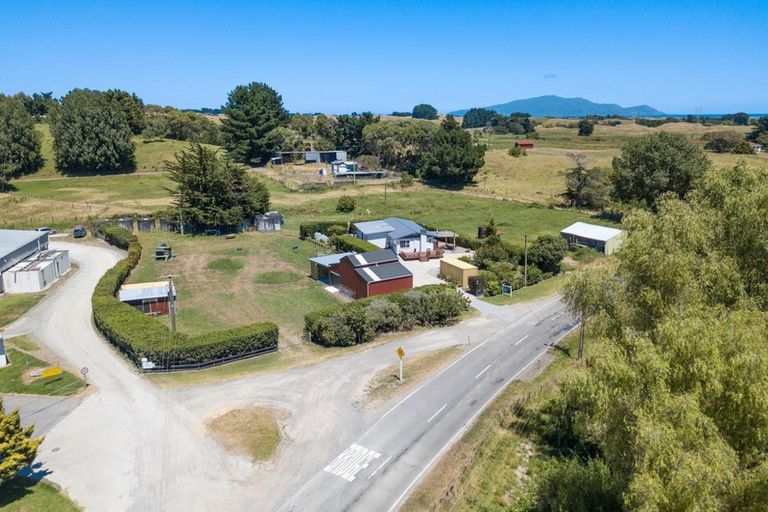 Photo of property in 151 Te Horo Beach Road, Te Horo, Otaki, 5581
