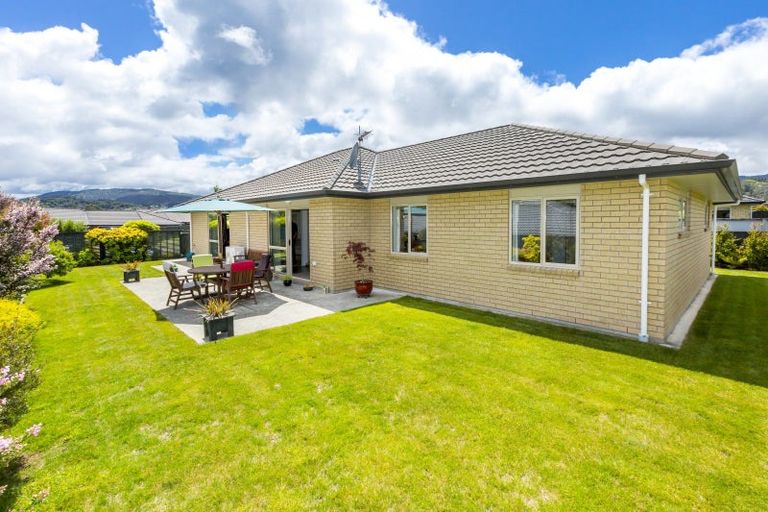 Photo of property in 34 Sunstone Crescent, Brown Owl, Upper Hutt, 5018