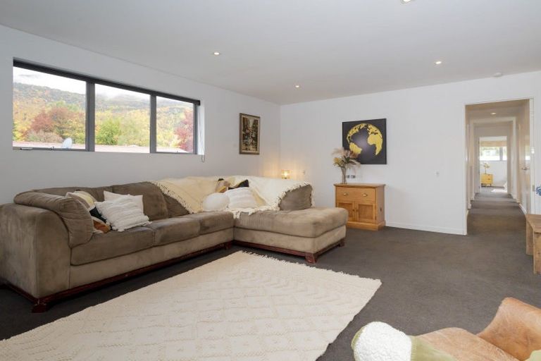 Photo of property in 8 Bracken Street, Arrowtown, 9302