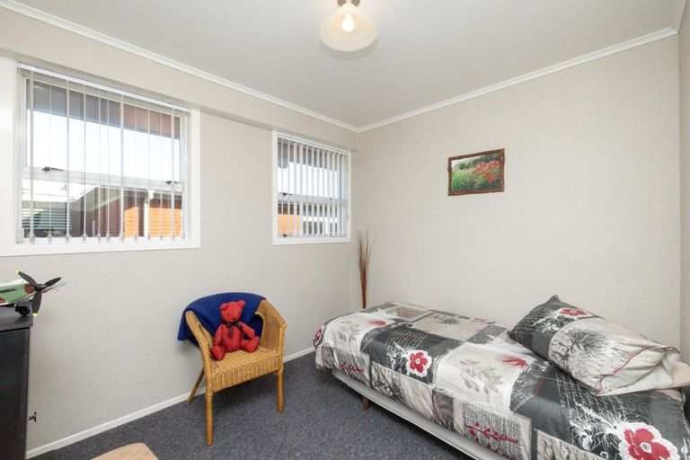 Photo of property in 64 Nevada Drive, Merrilands, New Plymouth, 4312