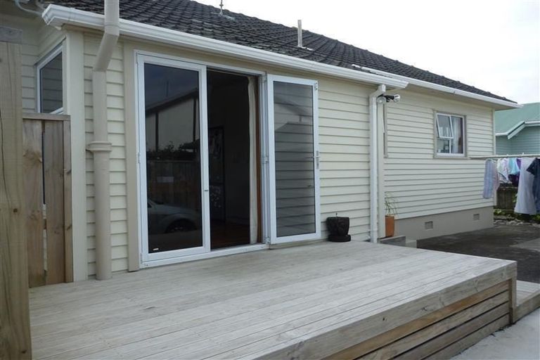 Photo of property in 42 Fitzroy Road, Fitzroy, New Plymouth, 4312