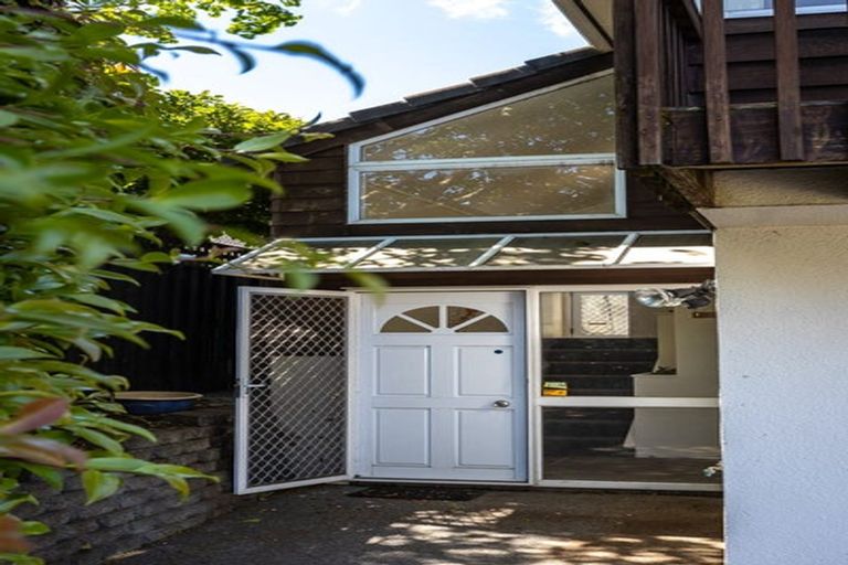 Photo of property in 2a Trafalgar Road, Milford, Auckland, 0620