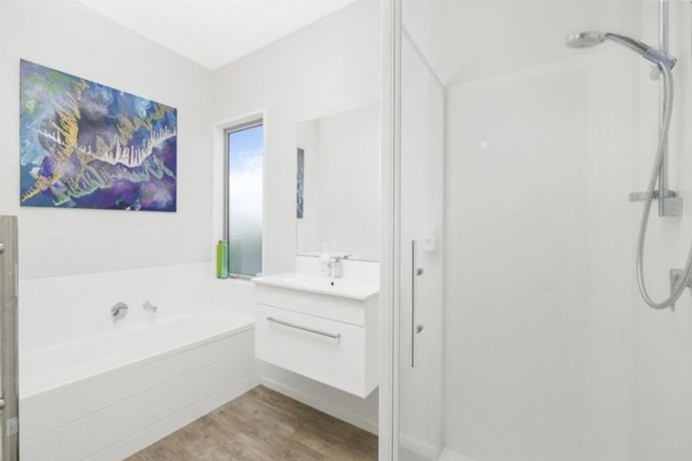 Photo of property in 94 Aston Drive, Waimairi Beach, Christchurch, 8083