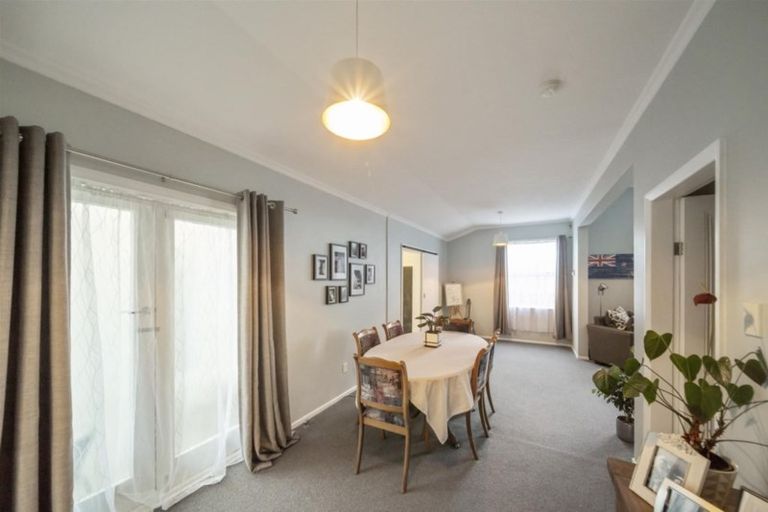 Photo of property in 46 Collins Street, Hawera, 4610