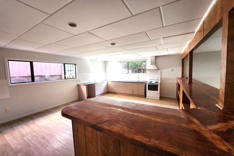 Photo of property in 105 Tidal Road, Mangere, Auckland, 2022