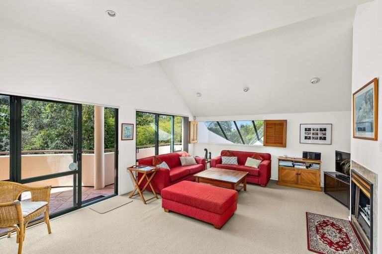 Photo of property in 1/3 Inga Road, Milford, Auckland, 0620