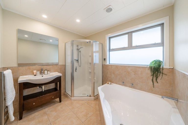 Photo of property in 1a Bracken Street, Wallaceville, Upper Hutt, 5018